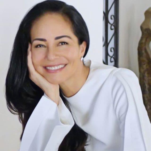 Dr. Elizabeth Lindsey